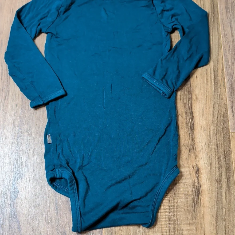 Kyte Baby Long Sleeve Body Suit Size 12-18 Months